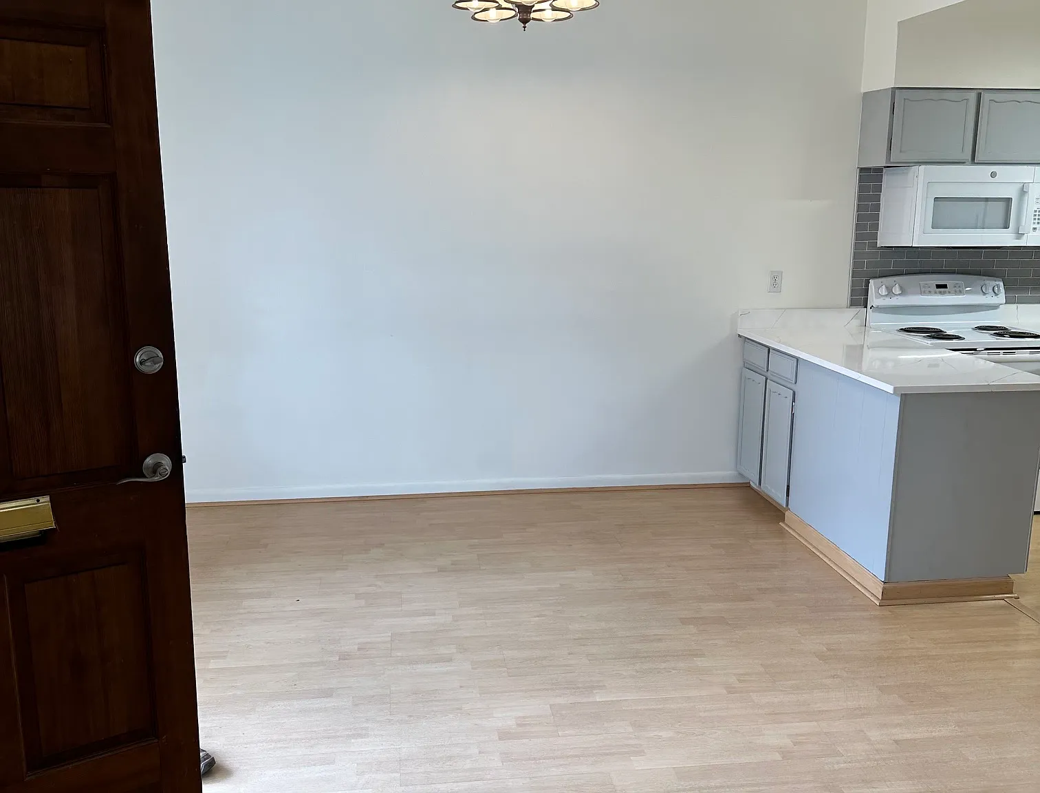 2 bed, 897 sqft, $1,775 — Photo 3