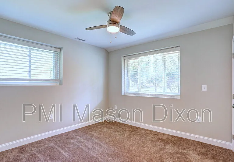 330 Compton Ave — Photo 22