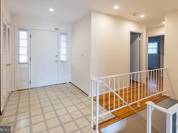 4th image of 5468 Marlin St