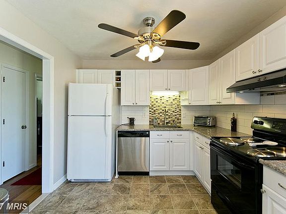 4th image of 323 Hackberry Dr
