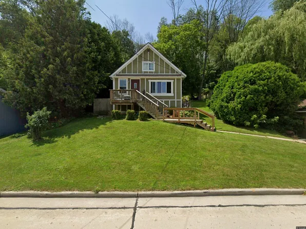 510 N 44th St, Manitowoc, WI 54220