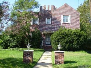25 Fox Blvd, Massapequa, NY 11758