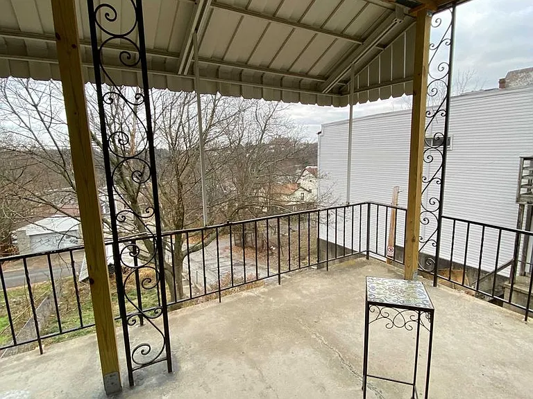 Awesome building in a super convenient neighborhood! — Photo 11