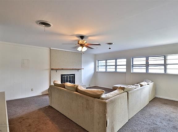 4th image of 3917 Laurel Dr