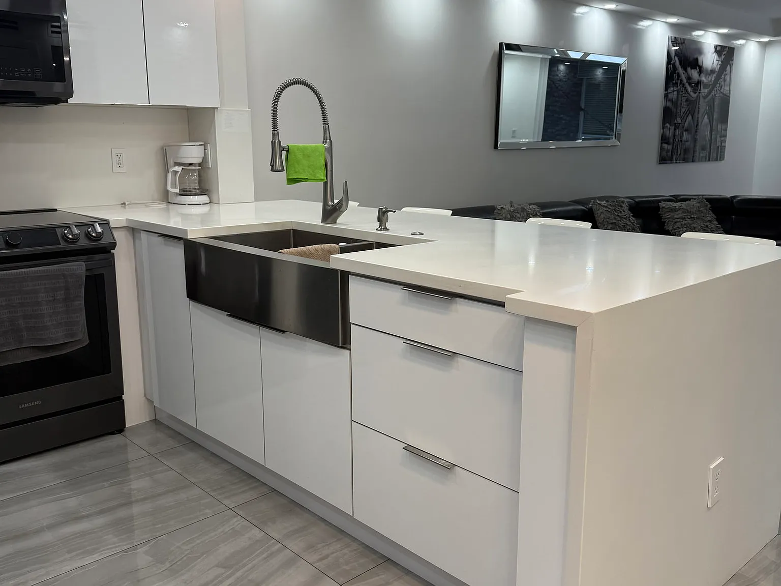 2 bed, 2.0 bath, 1060 sqft, $2,100 — Photo 3