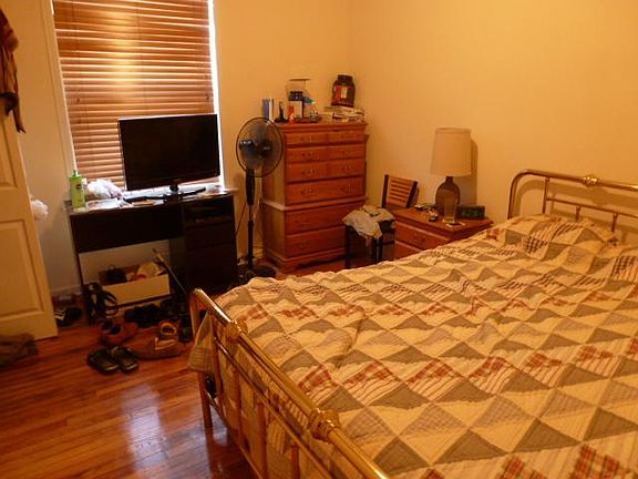 3rd image of 2001 W Evergreen Ave #2