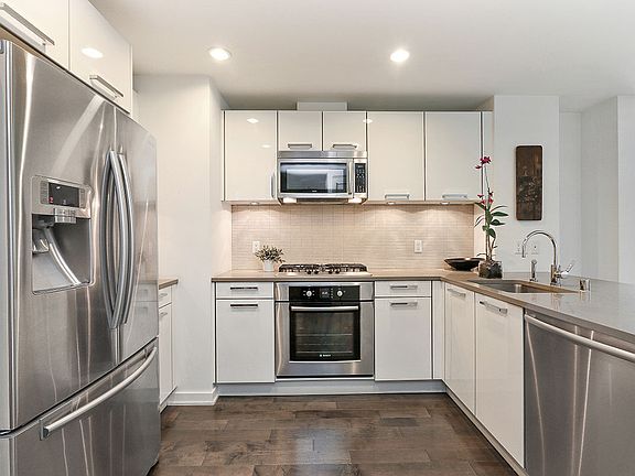 5th image of 1 Hawthorne St Unit 11A