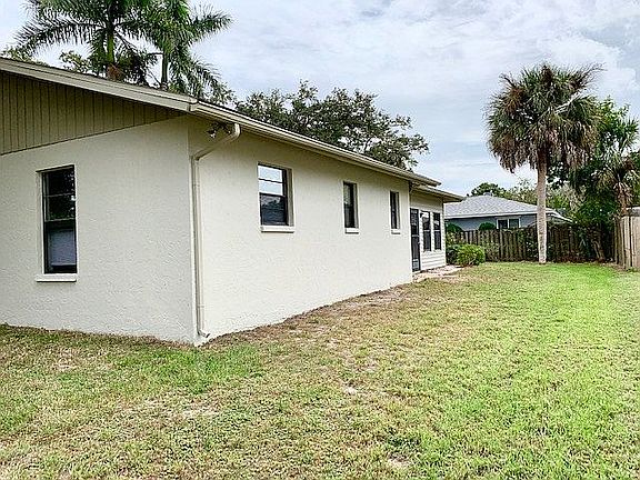 2nd image of 5424 Creeping Hammock Dr