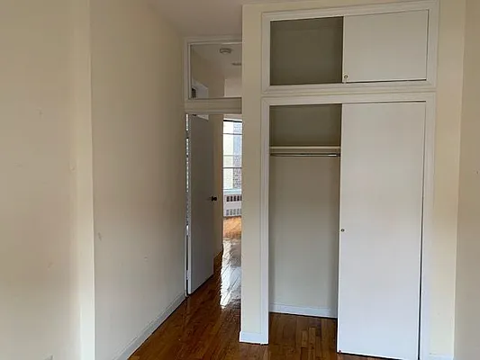 Rented by Salon Realty Corp | media 10