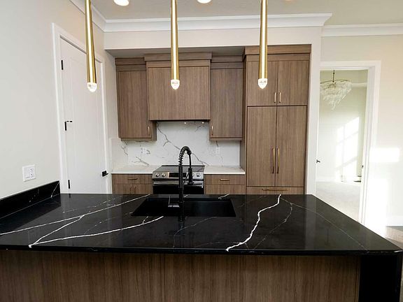 4th image of 370 Dieppe Dr SW #504