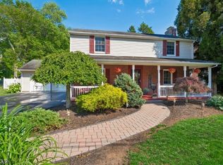 14 Beach St, East Hanover, NJ 07936