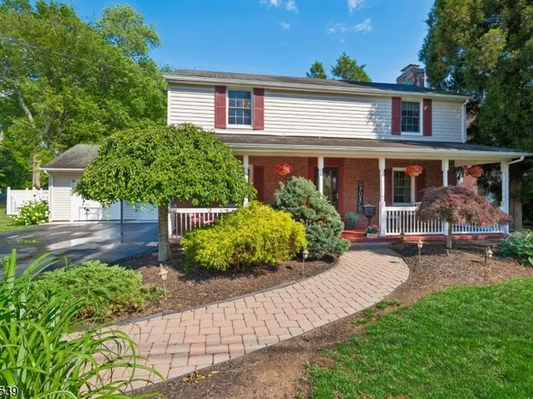 14 Beach St, East Hanover Twp., NJ 07936