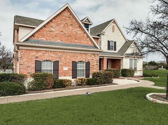 2nd image of 2704 Mary Ct