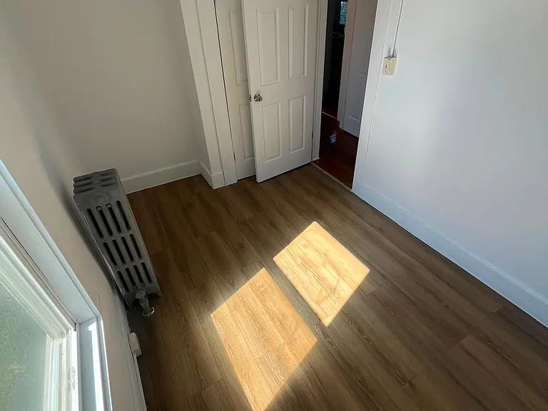 21 Leroy St #4 — Photo 2