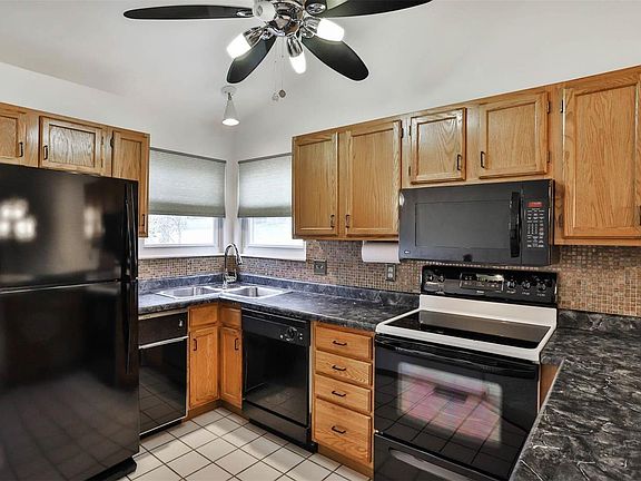 4th image of 8604 Glenmont Ct