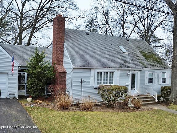 5th image of 172 Lawrence Ave