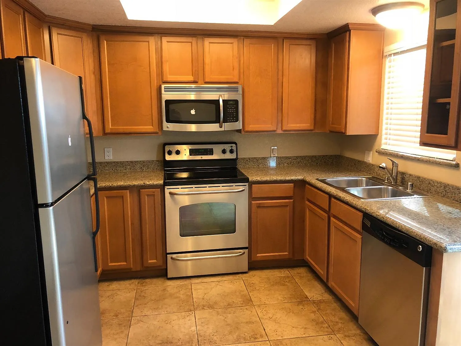 1177 Norwegian Ave APT 6 photo 1
