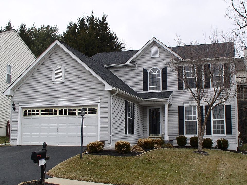 1st image of 931 N York Dr