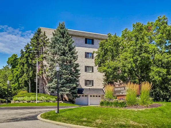 1S150 Spring Rd APT 2H, Oakbrook Terrace, IL 60181
