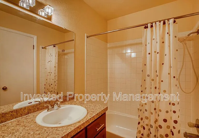 979 S Miller St #302 — Photo 7