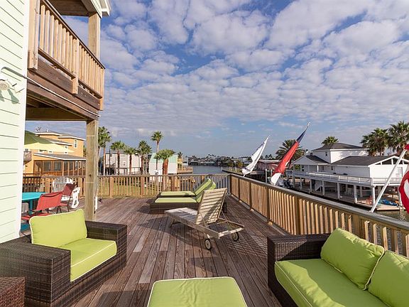 What a fabulous view. Plenty of space to spread around on the upper deck. Views down to the main canal that open up to the bay.