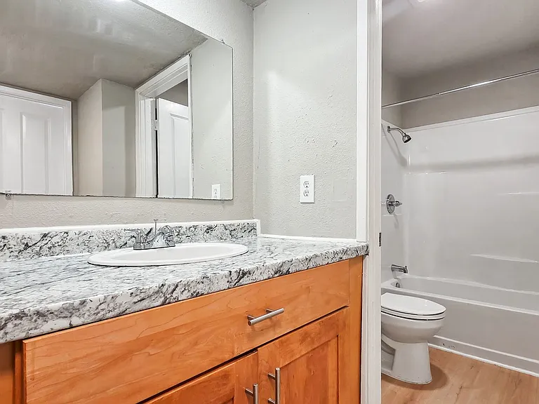13959 SE 173rd Pl #1 — Photo 9