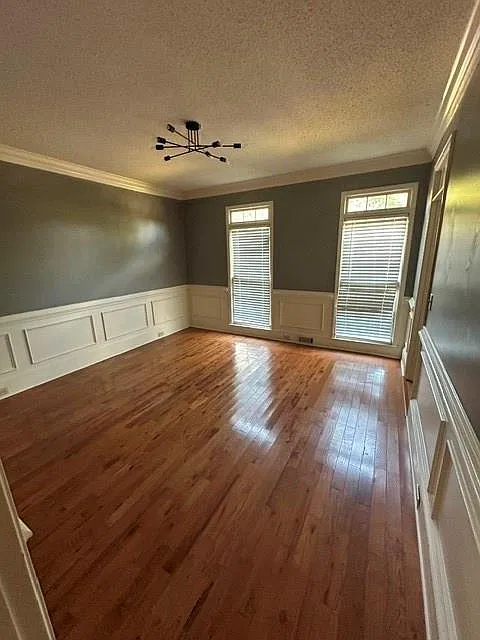 4 bed, 2.5 bath, 2777 sqft, $1,900 — Photo 4