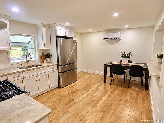 5th image of 76 Grove Drive