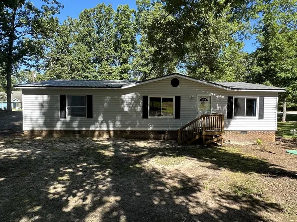 283 Lynch Point Rd, Macon, NC 27551