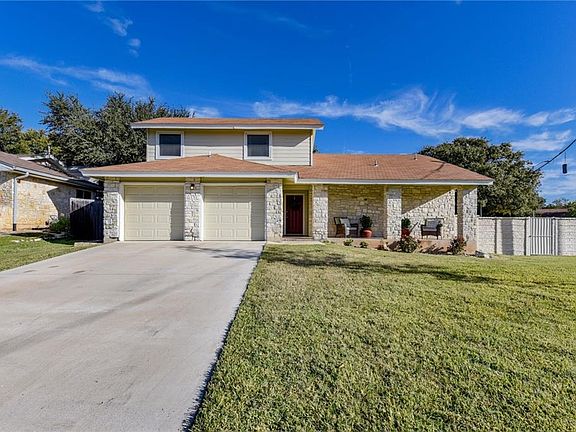 2nd image of 2400 Creek Bend Cir