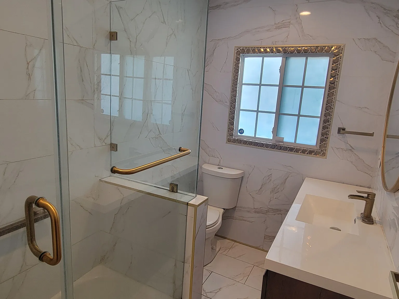 2 bed, 1000 sqft, $3,300 — Photo 2
