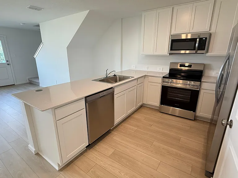 837 Lynx St — Photo 8