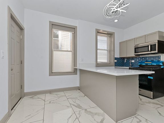 2nd image of 2600-2602 W 23rd St #2602-2R