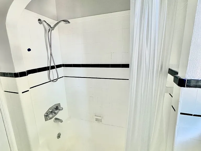 La Leyenda Apartments — Photo 37