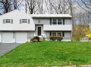 31 Richard Dr E, Mount Arlington, NJ 07856