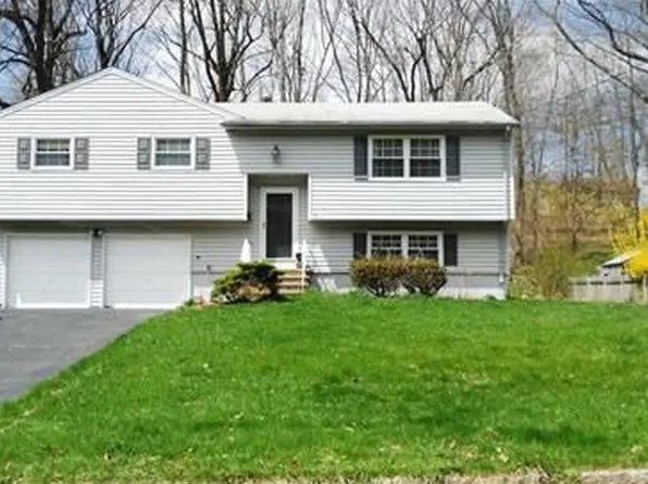 31 Richard Dr E, Mount Arlington, NJ 07856