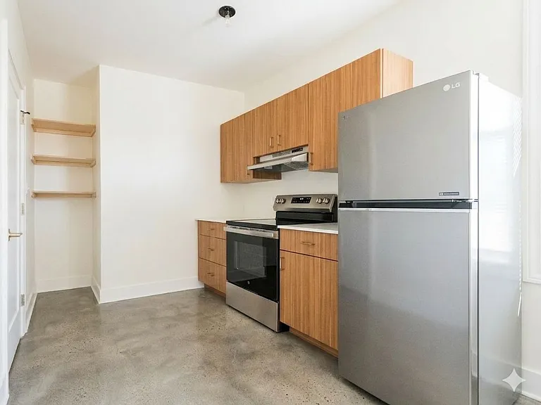 Sterling Apartments — Photo 26