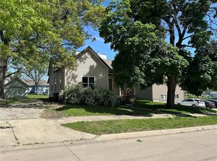 609 N Mulberry St, Maryville, MO 64468