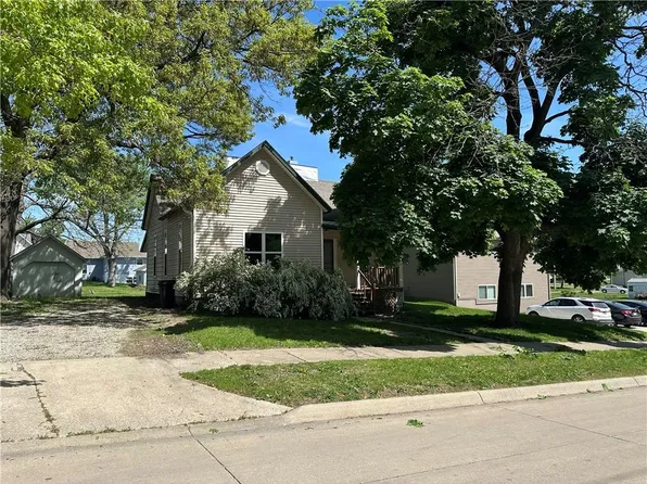 609 N Mulberry St, Maryville, MO 64468