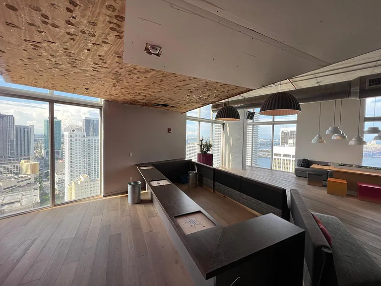 151 SE 1st St #Penthouse 7 — Photo 26