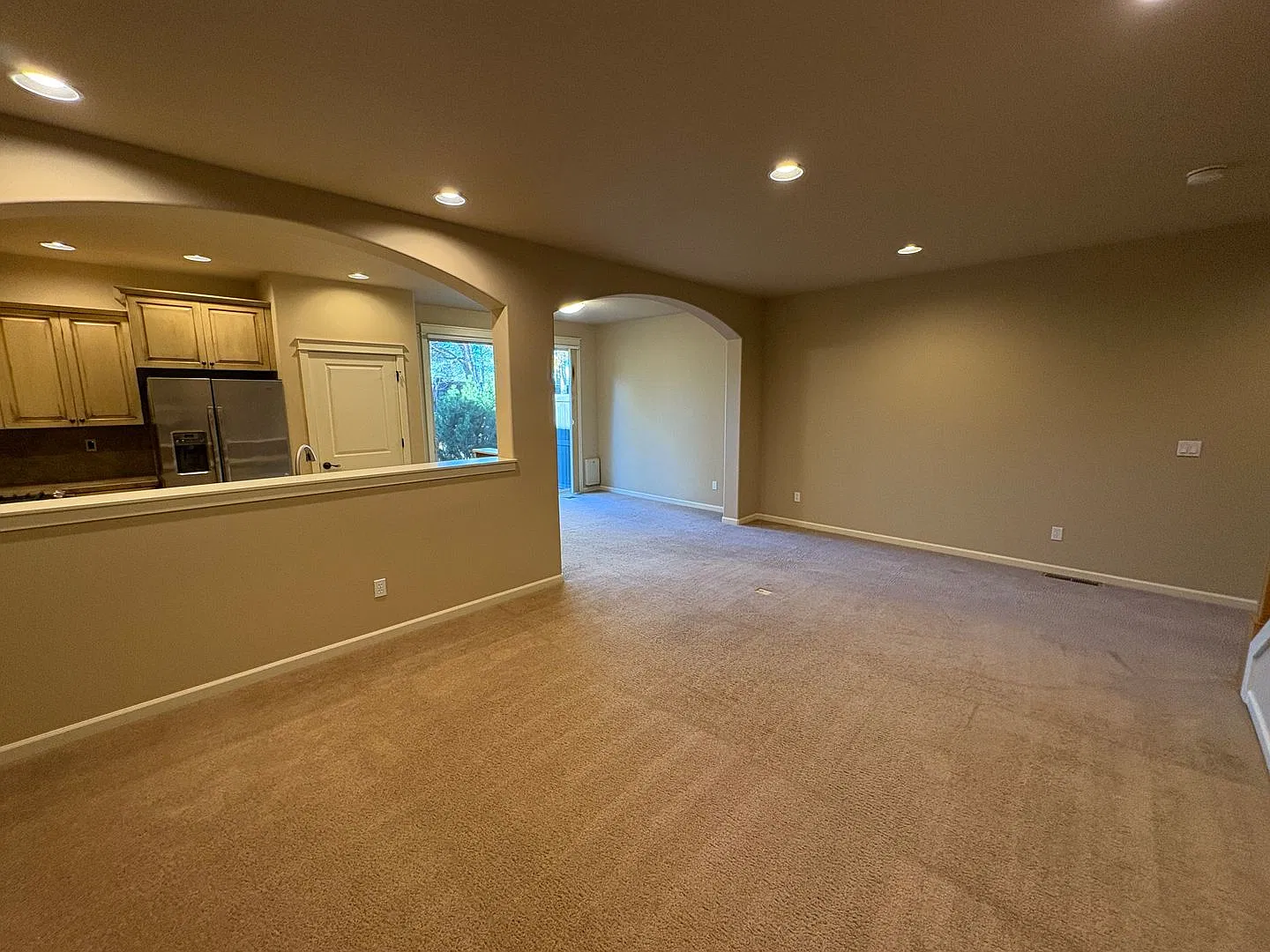 Beautiful 3 Bed/2.5 Bath Townhome in SE Bend Stonegate Community — Photo 4