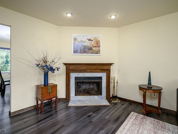 5th image of 1168 Lake Avenue #6