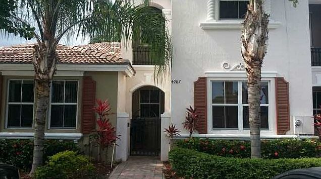 2nd image of 4287 NE 10th Ct