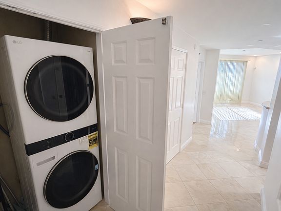 4th image of 5703 Laurel Canyon Blvd APT 204