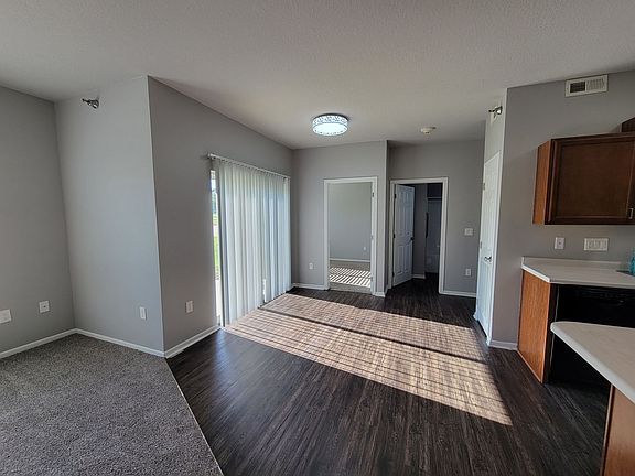 2nd image of 10425 Dorset Dr Unit 3