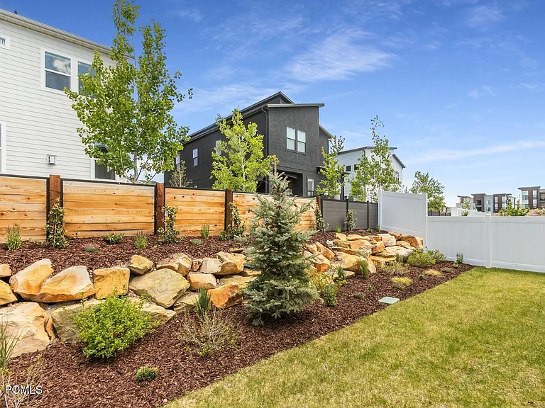 6518 Purple Poppy Ln — Photo 36