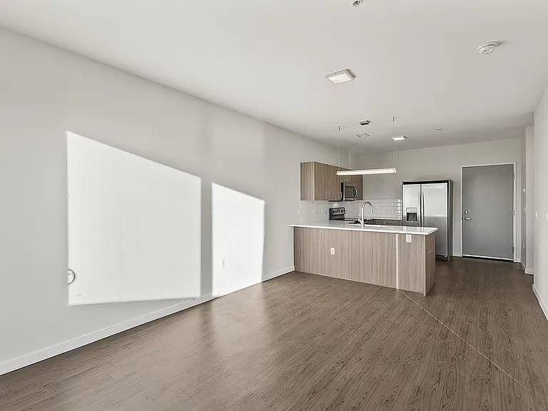 Colewood Apartments — Photo 60