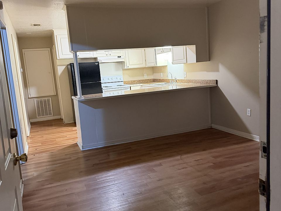 1st image of 125 W 9th Ave #5