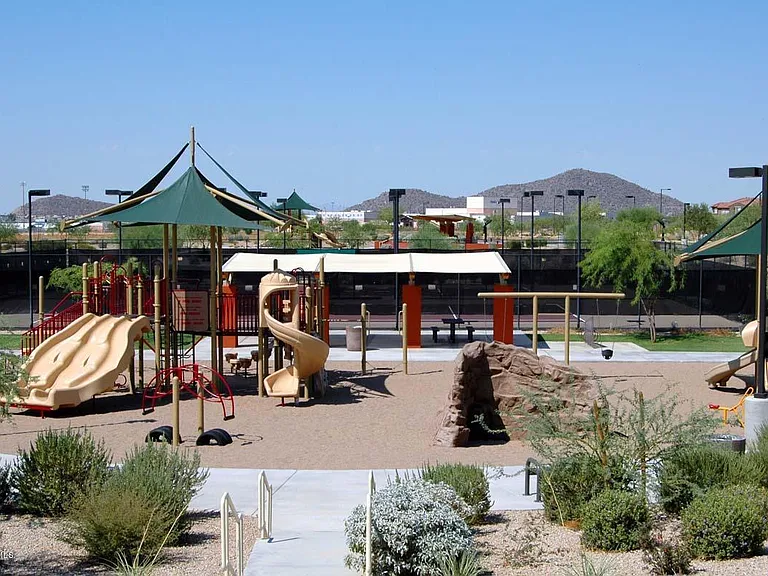 3607 E Salter Dr — Photo 11