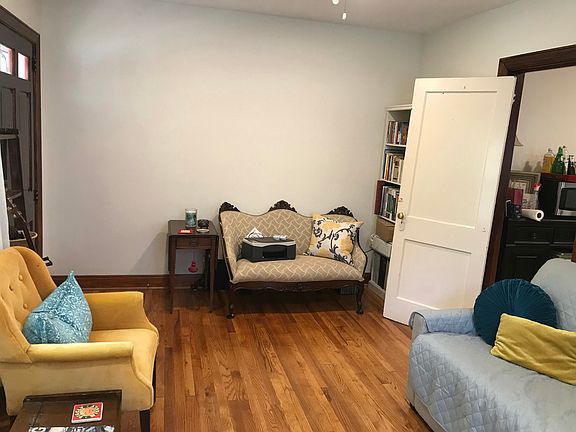 4th image of 905 Rosehill Ave #B
